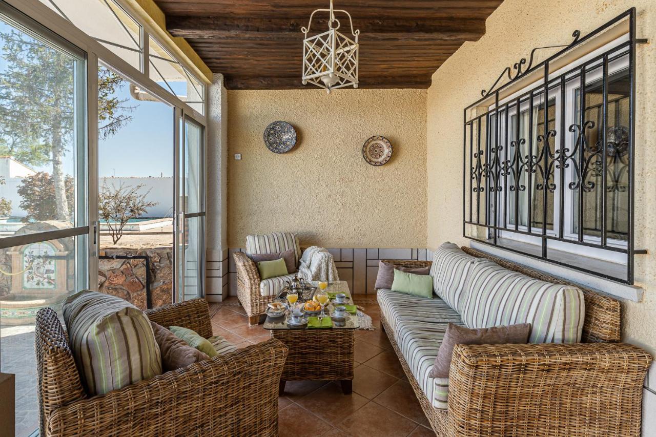 Waou Deluxe Cottage Titulcia מראה חיצוני תמונה