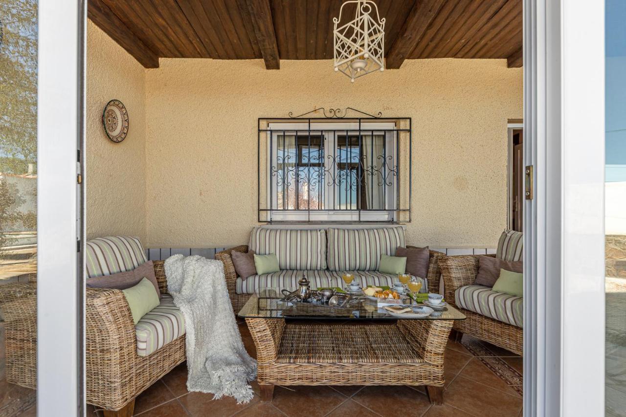 Waou Deluxe Cottage Titulcia מראה חיצוני תמונה