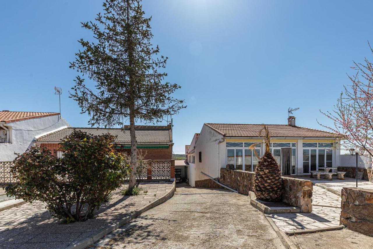 Waou Deluxe Cottage Titulcia מראה חיצוני תמונה