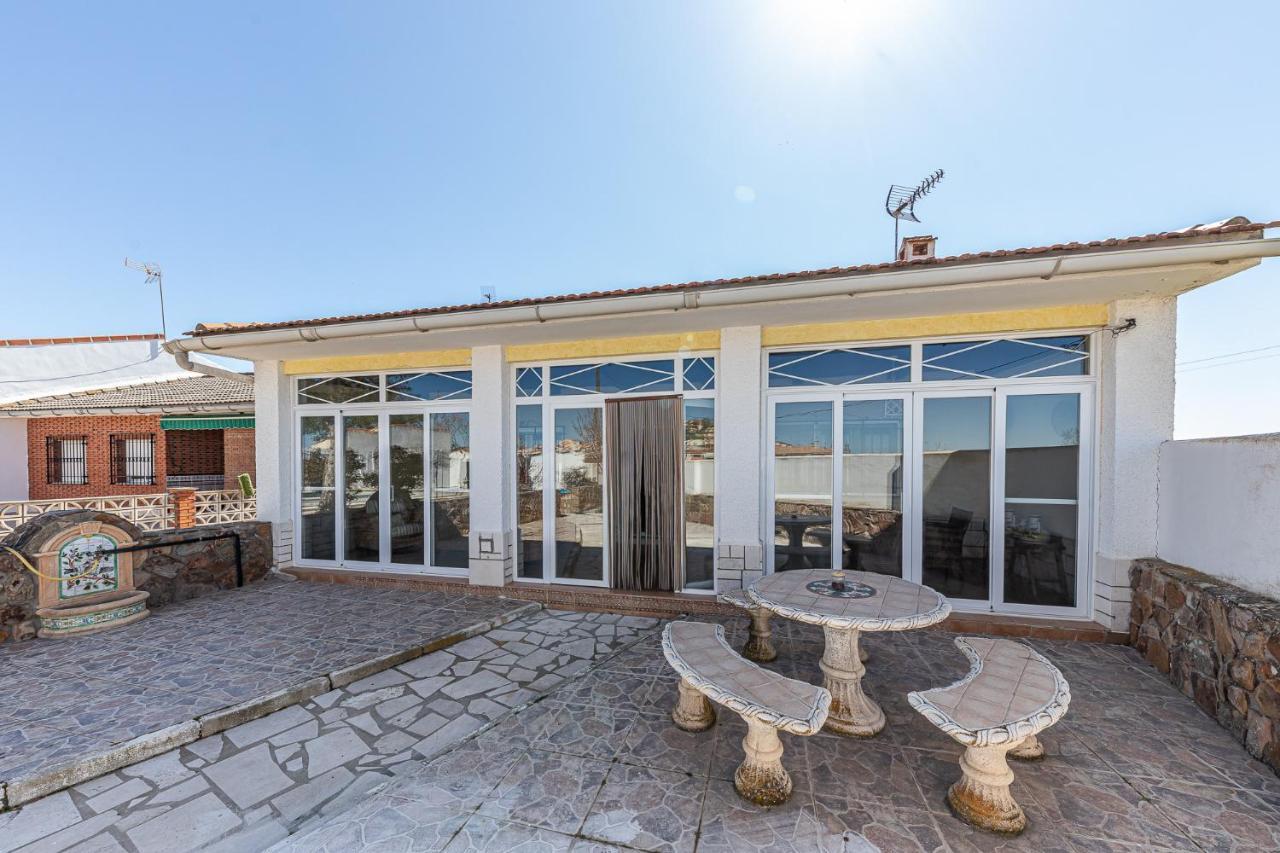 Waou Deluxe Cottage Titulcia מראה חיצוני תמונה